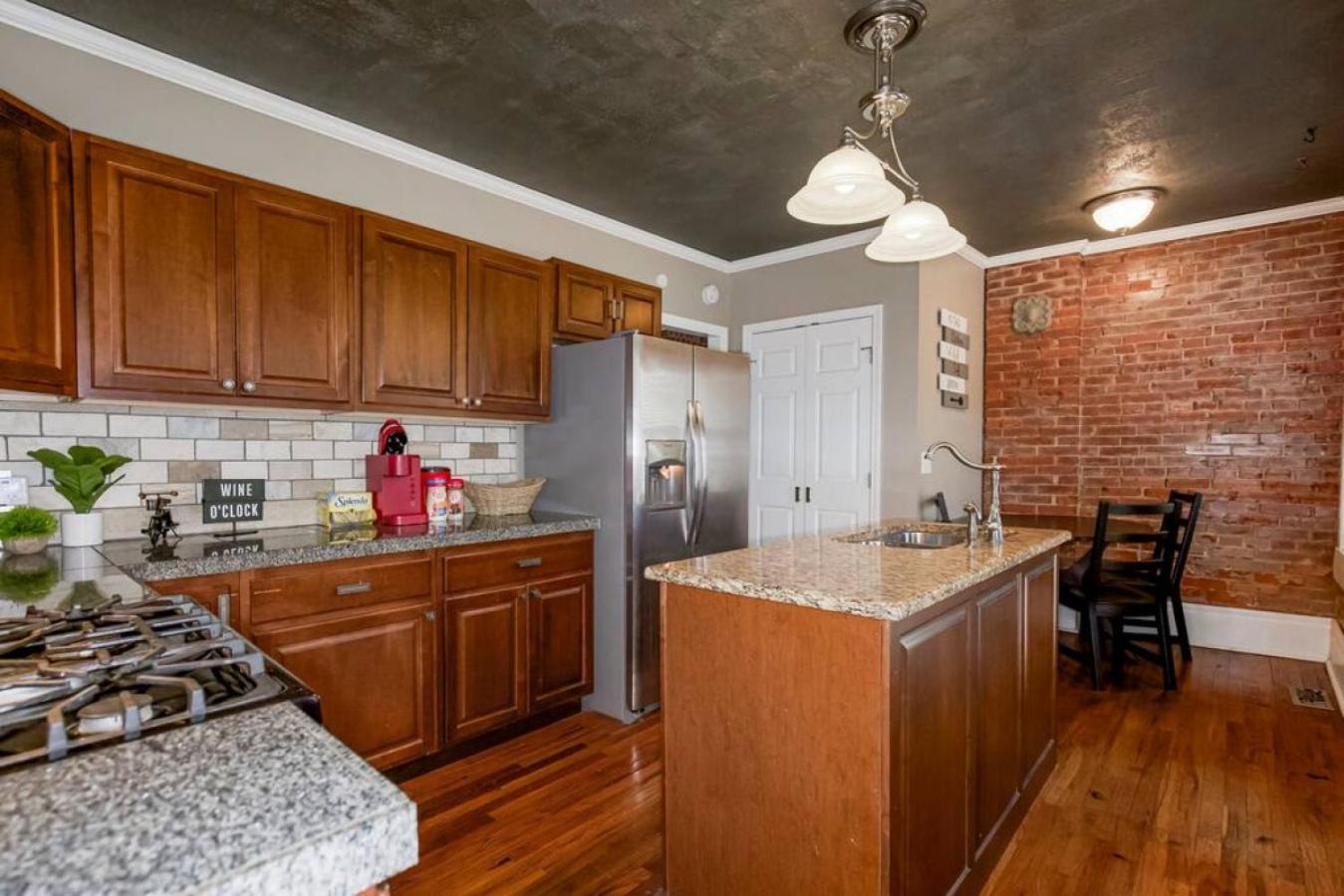Вилла Entire Loft Downtown With Free Parking Канзас-Сити Экстерьер фото